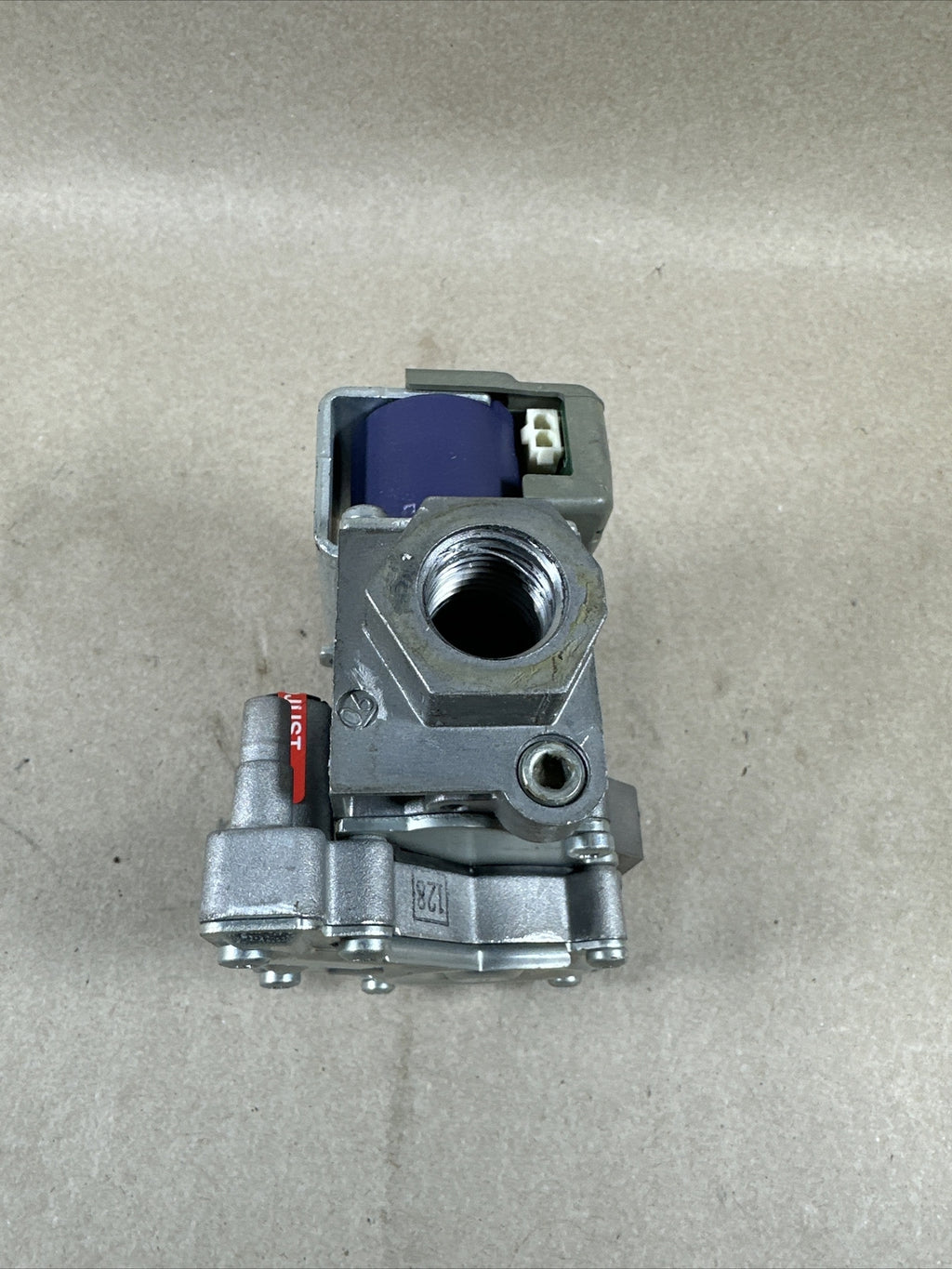 🔥🔥 HONEYWELL VR9205R2363 Modulating Gas Valve LENNOX 103016-01 72W34