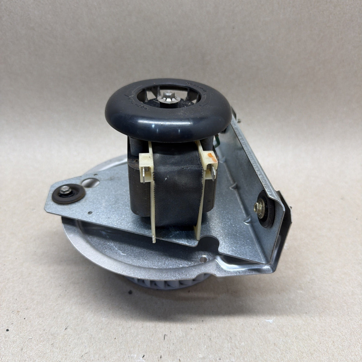 Carrier / Bryant J238-150-1571 / 320819-301 Draft Inducer Blower Motor HC21ZE117