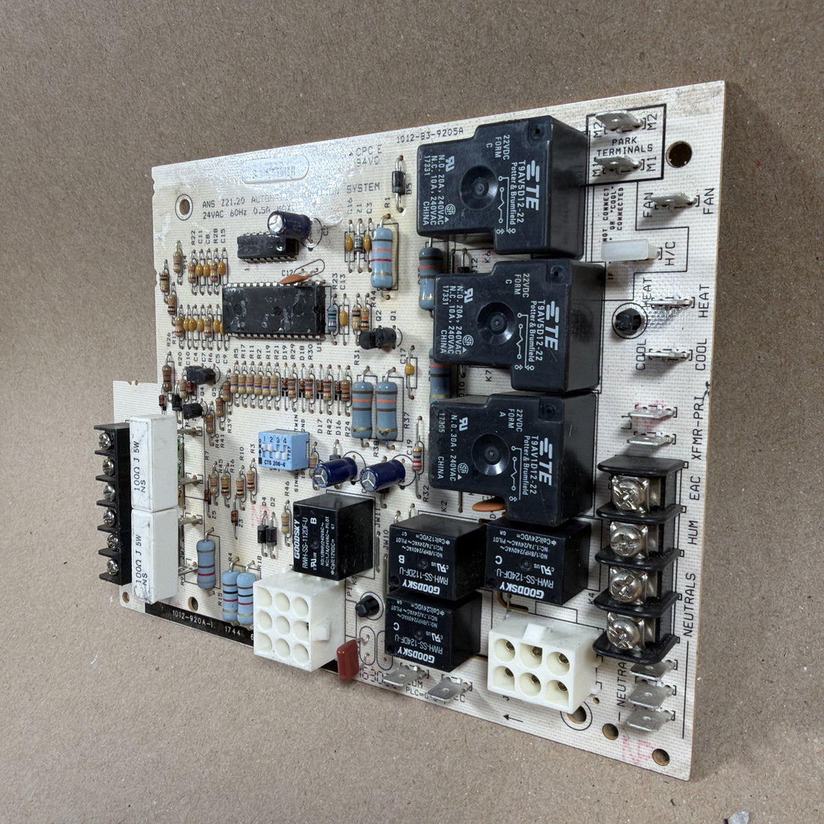 TESTED🔥 1012-920A-1   62-24084-02    1012-83-9205A HVAC Circuit Board