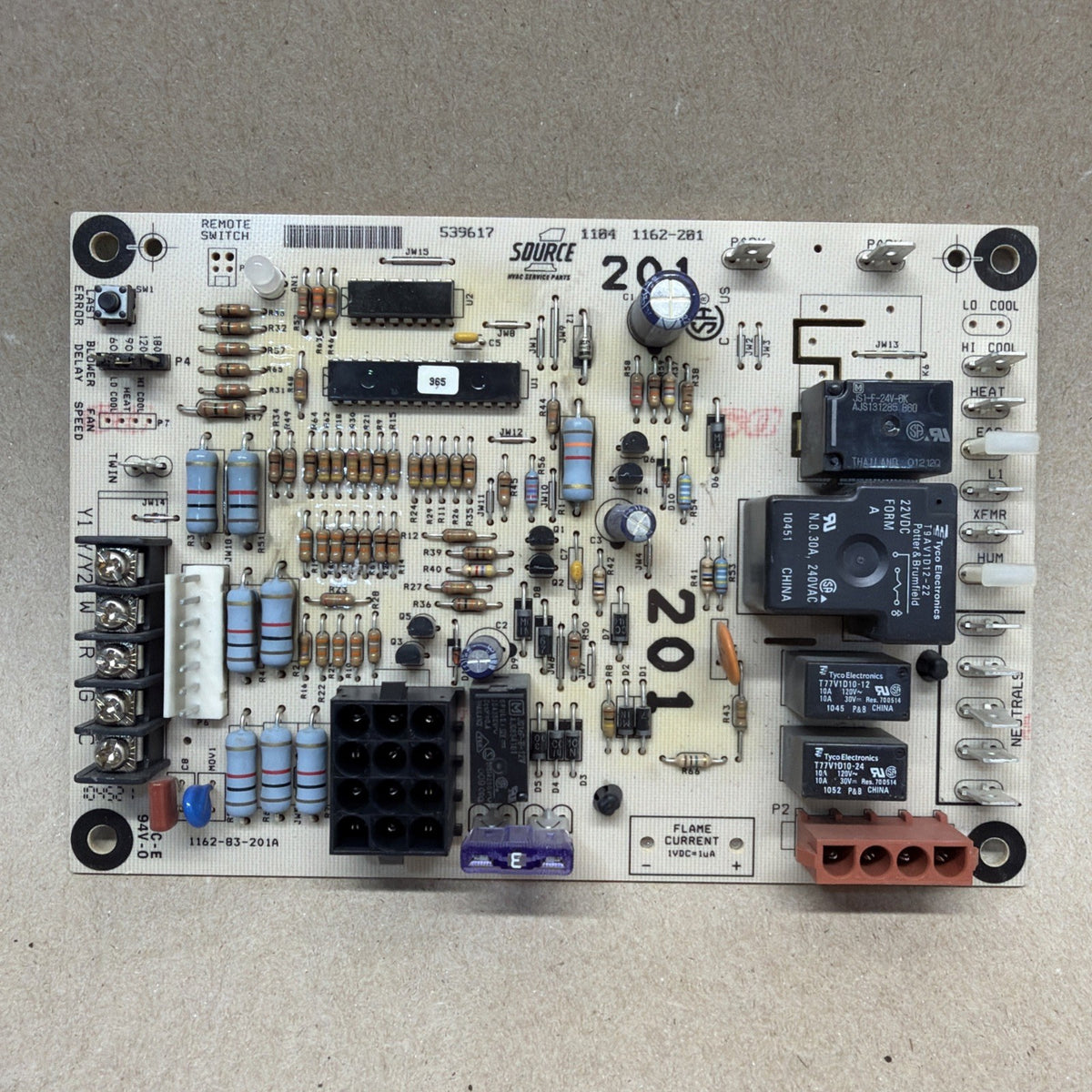 ✅ York Coleman 1162-83-201A  1162-201 Control Circuit Board 539617