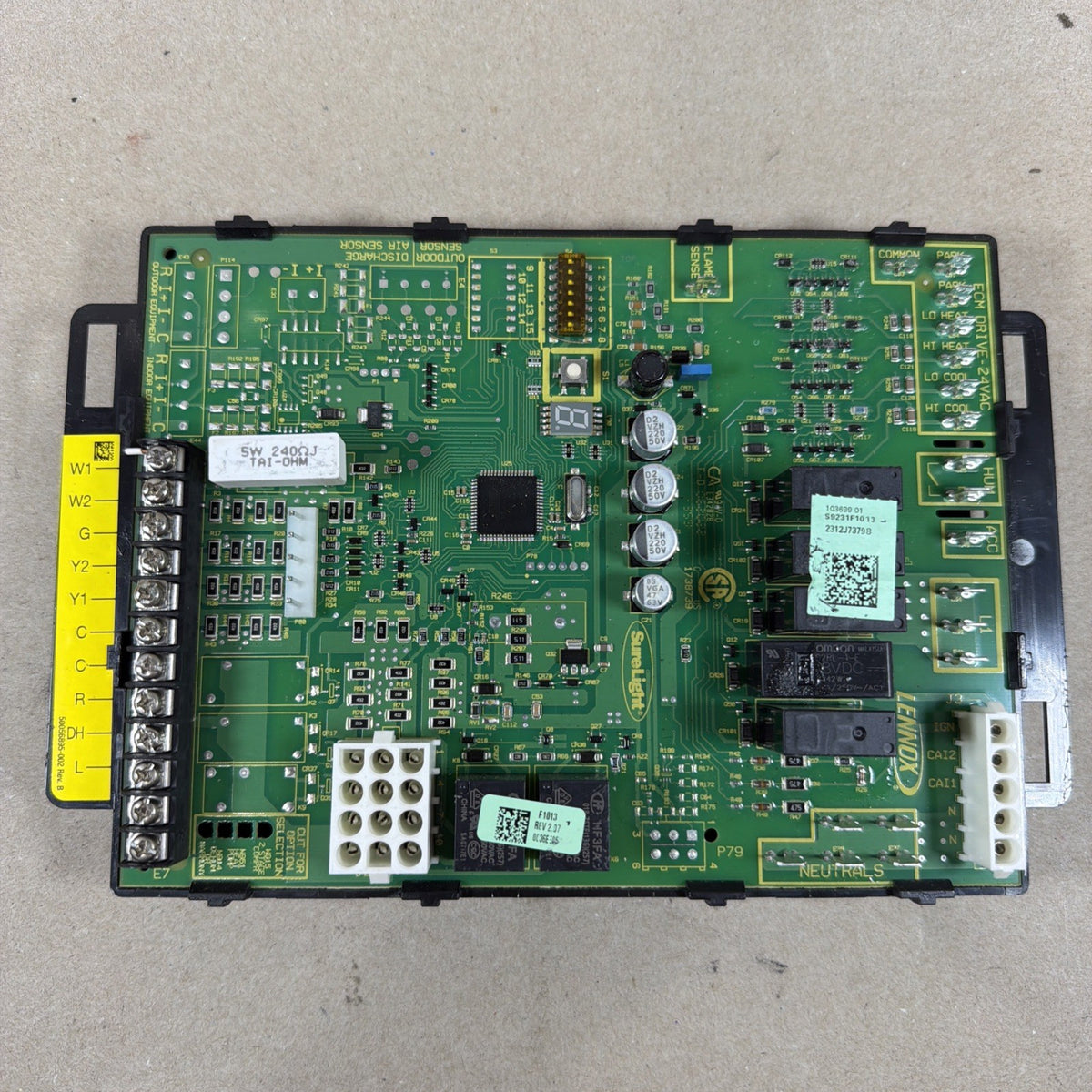 TESTED🔥 LENNOX S9231F1013 Furnace Control Circuit Board SureLight 103699-01