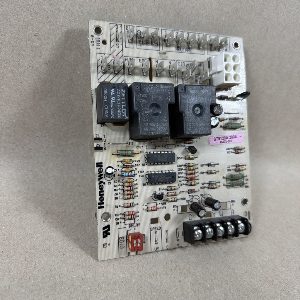 TESTED🔥 Furnace Control Circuit Board ST9120A 2004 40403-001 Honeywell (B14)