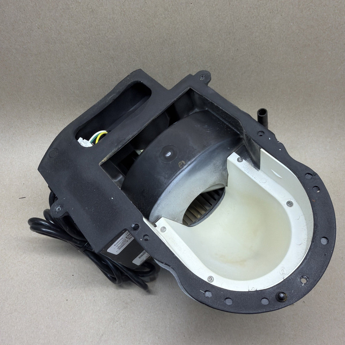 ✅ Bradford White 239-53662-00B Fasco 70583265 Water Heater Inducer Blower Motor