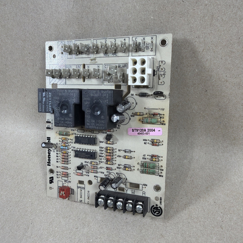 TESTED🔥 Furnace Control Circuit Board ST9120A 2004 40403-001 Honeywell (B14)