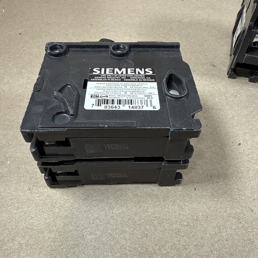 Two (2 Siemens) Q225 25 Amp Double Pole Trip Plug On Circuit Breaker 120 240 V