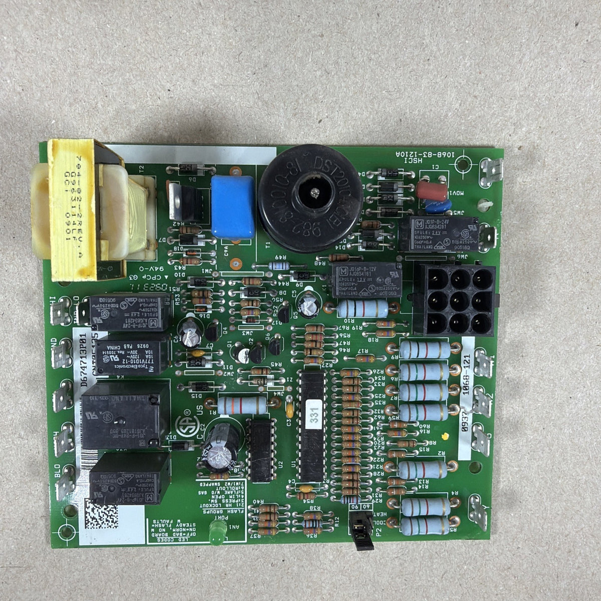 TESTED🔥 1068-83-1211A Trane Circuit control board. D674713P01.    CNT05135