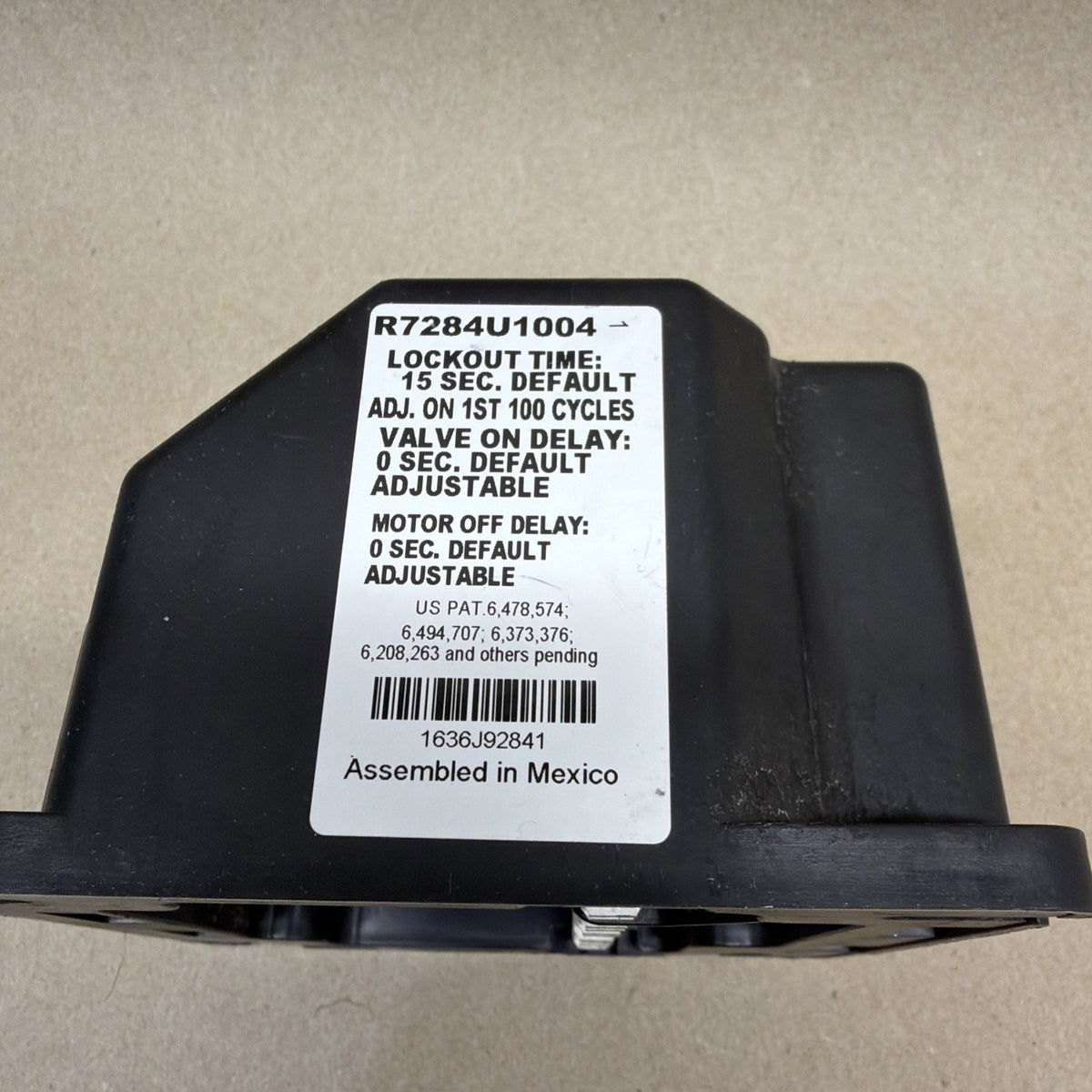 TESTED✅ Honeywell R7284U1004 Oil Primary Control Junction Box - Black
