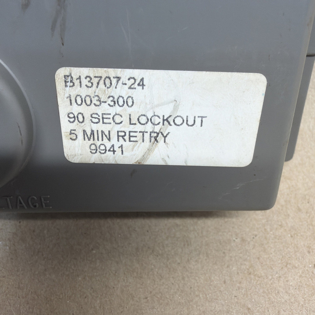 TESTED✅ UNITED TECHNOLOGIES B13707-24 Intermittent Pilot 1003-300 used