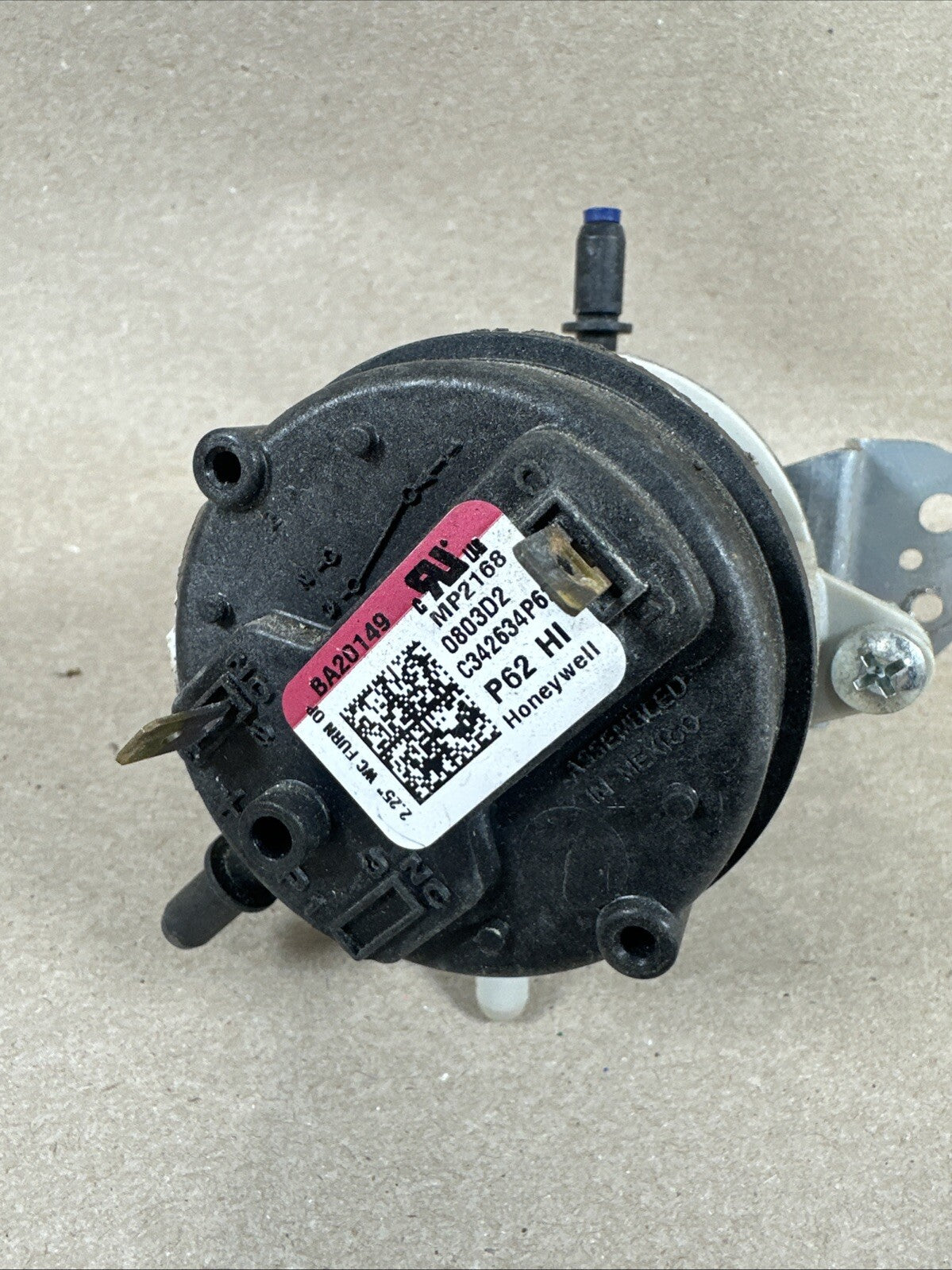BA20149 Honeywell Furnace Dual Air Pressure Switch C342634P62. (Bin A