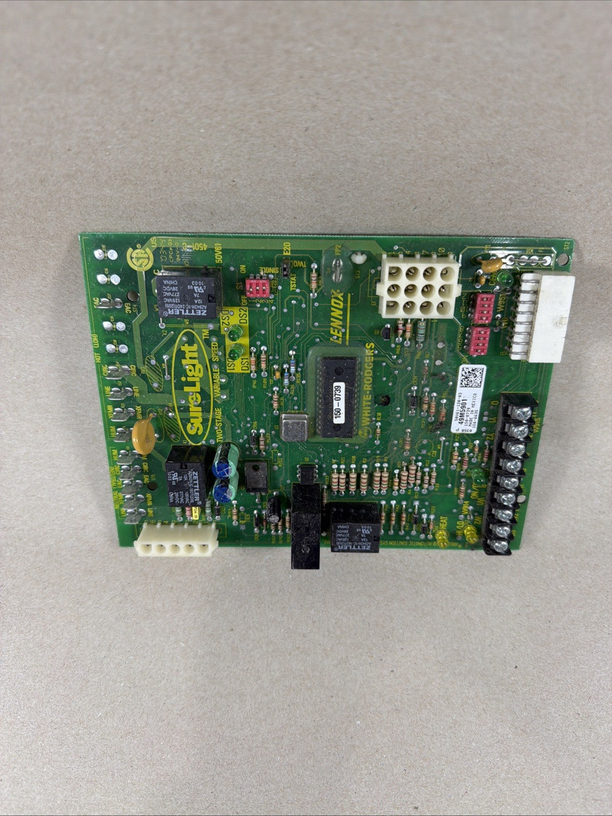 LENNOX WHITE RODGERS.  18M9901 FURNACE CIRCUIT BOARD 50V61-120-02  150-0739 (G3)