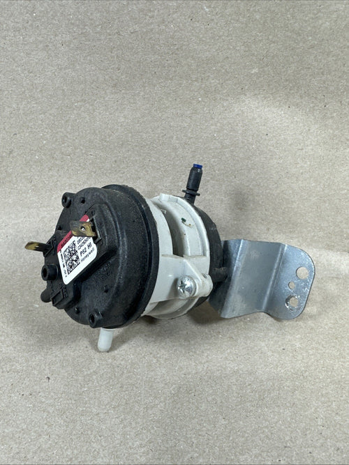 BA20149 Honeywell Furnace Dual Air Pressure Switch C342634P62. (Bin A)