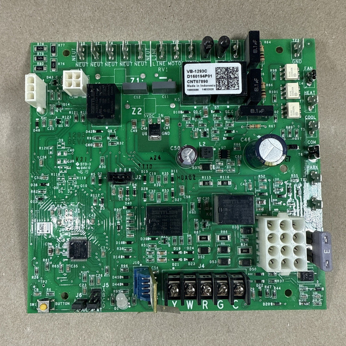 Source 1 CNT07890 Furnace Control Circuit Board VB-1293C D160194P01.  (F10)