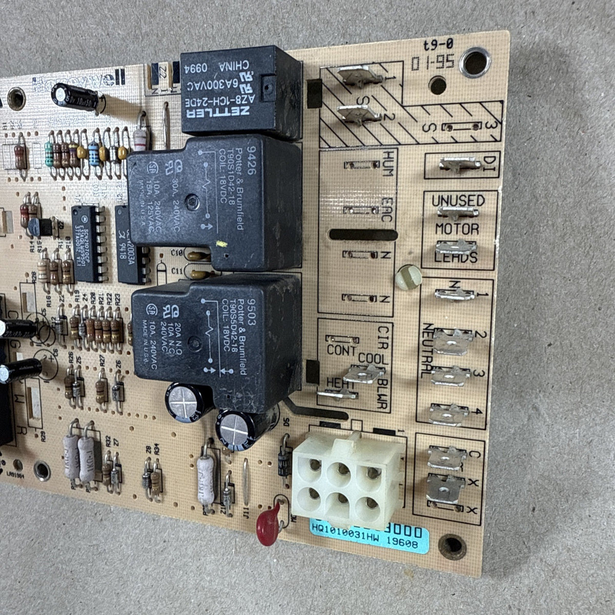 TESTED!!  Furnace Control Circuit Board ST9120C3000 HQ1010031HW Honeywell (L255)