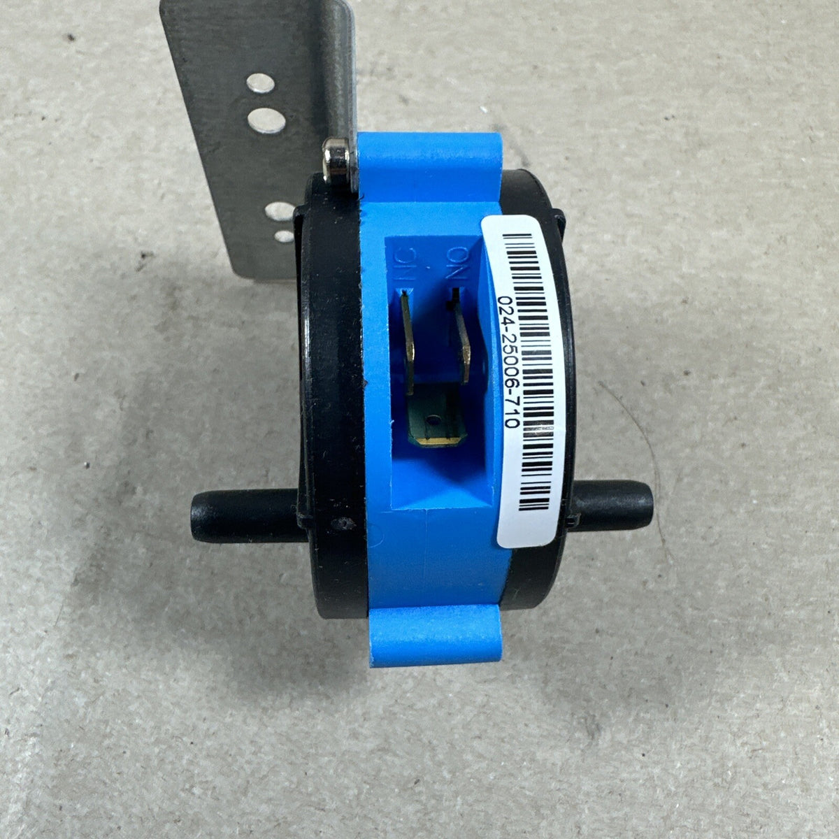 S1-024-25006-710 York Controls .65"Wc Pressure Switch OEM S1-024-25006-710