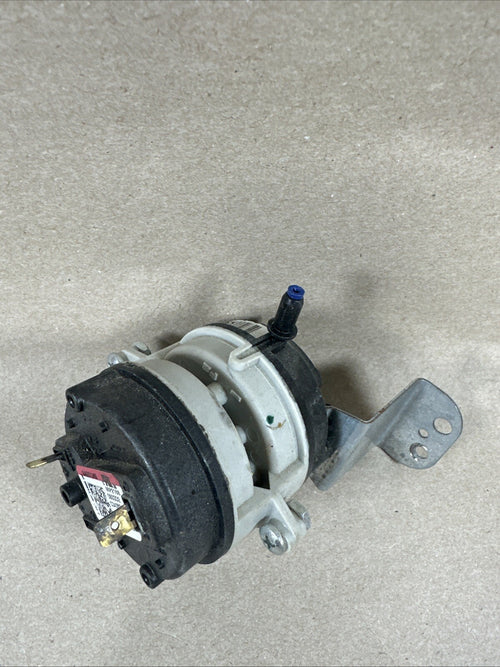 BA20149 Honeywell Furnace Dual Air Pressure Switch C342634P62. (Bin A)
