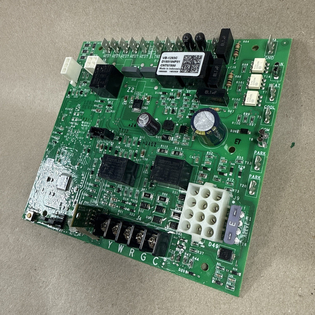 Source 1 CNT07890 Furnace Control Circuit Board VB-1293C D160194P01.  (F10)