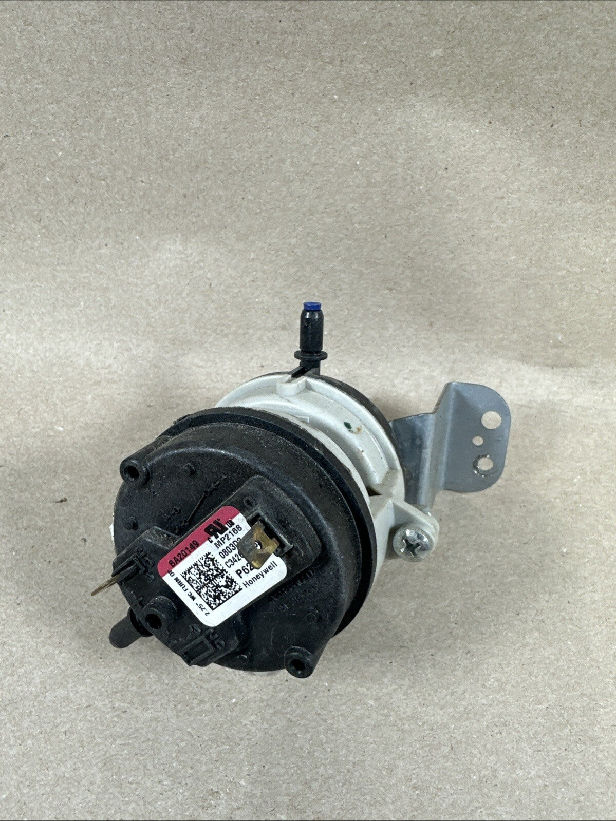 BA20149 Honeywell Furnace Dual Air Pressure Switch C342634P62. (Bin A