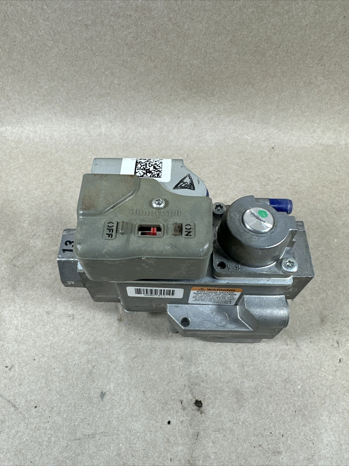 🔥🔥 HONEYWELL VR9205R2363 Modulating Gas Valve LENNOX 103016-01 72W34