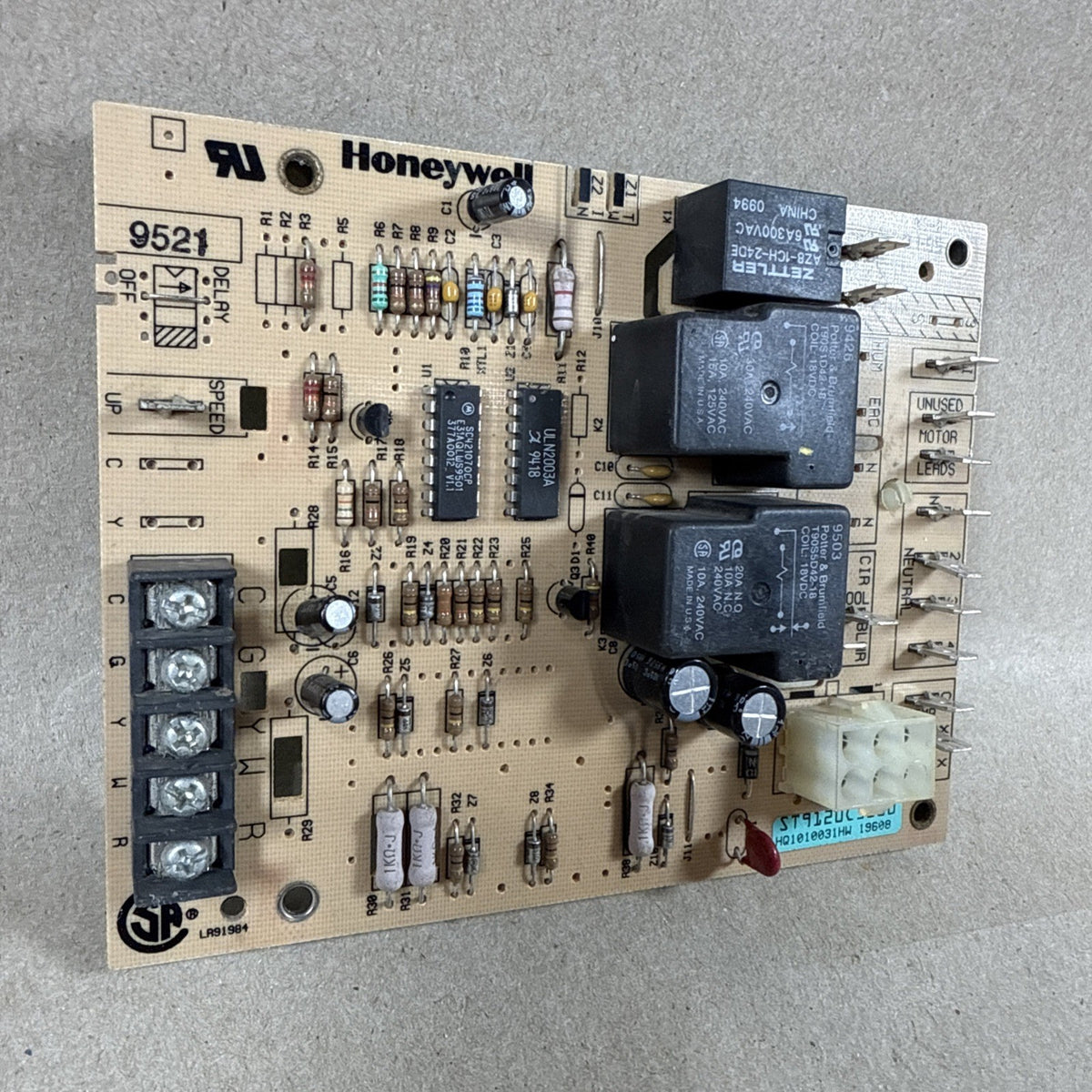 TESTED!!  Furnace Control Circuit Board ST9120C3000 HQ1010031HW Honeywell (L255)