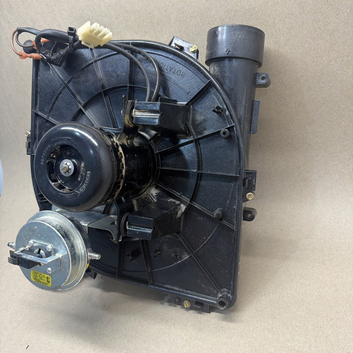 🔥 A.O. SMITH JE1D013N Carrier Bryant Draft Inducer Blower HC27CB119