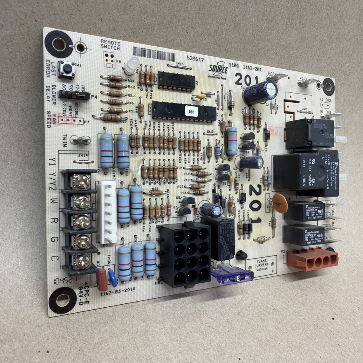 ✅ York Coleman 1162-83-201A  1162-201 Control Circuit Board 539617