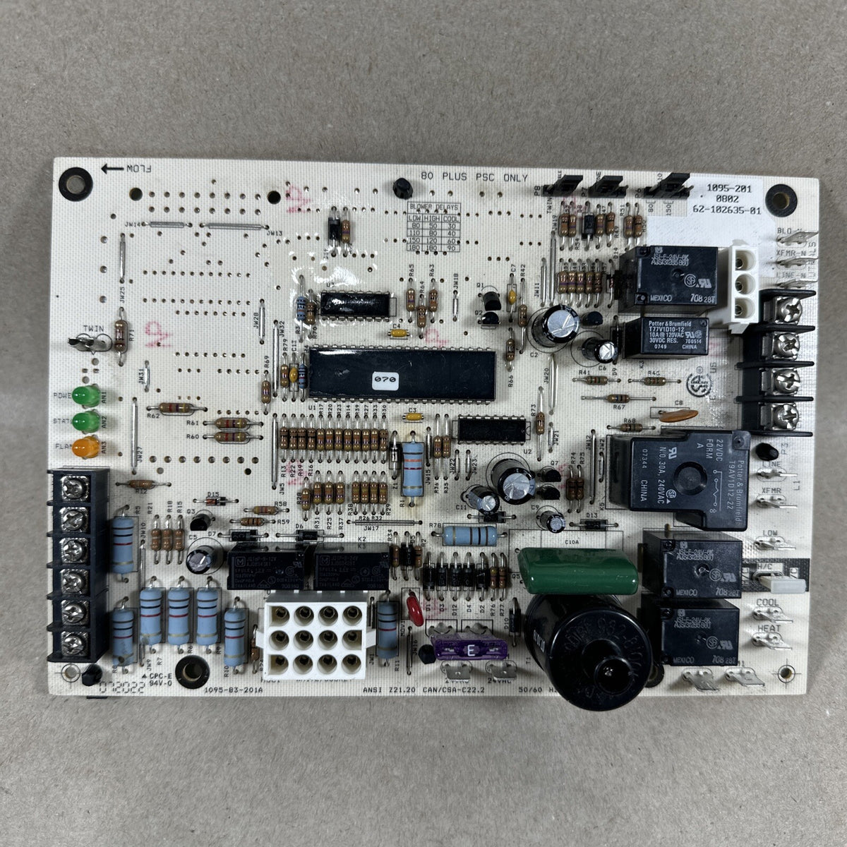 1162-B3-201A 539617 1011 1162-201 OEM control board of York Furnace   (N170)