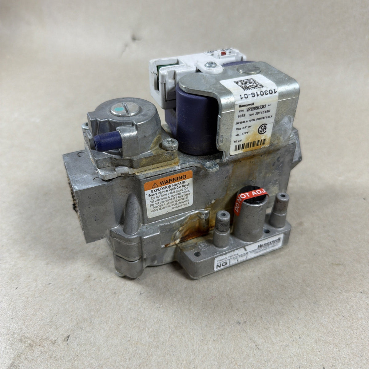 🔥🔥 HONEYWELL VR9205R2363 Modulating Gas Valve LENNOX 103016-01 🔥🔥