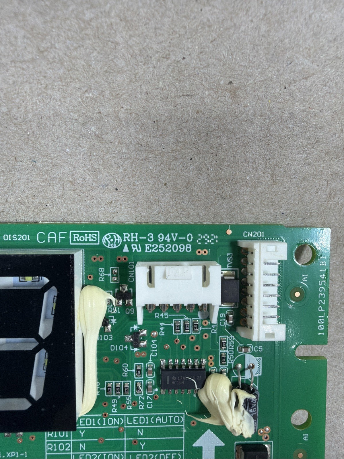 NEW🔥 Lennox Y8469 - 17122000A14495, Display Panel 100LP239541B1 (C40)