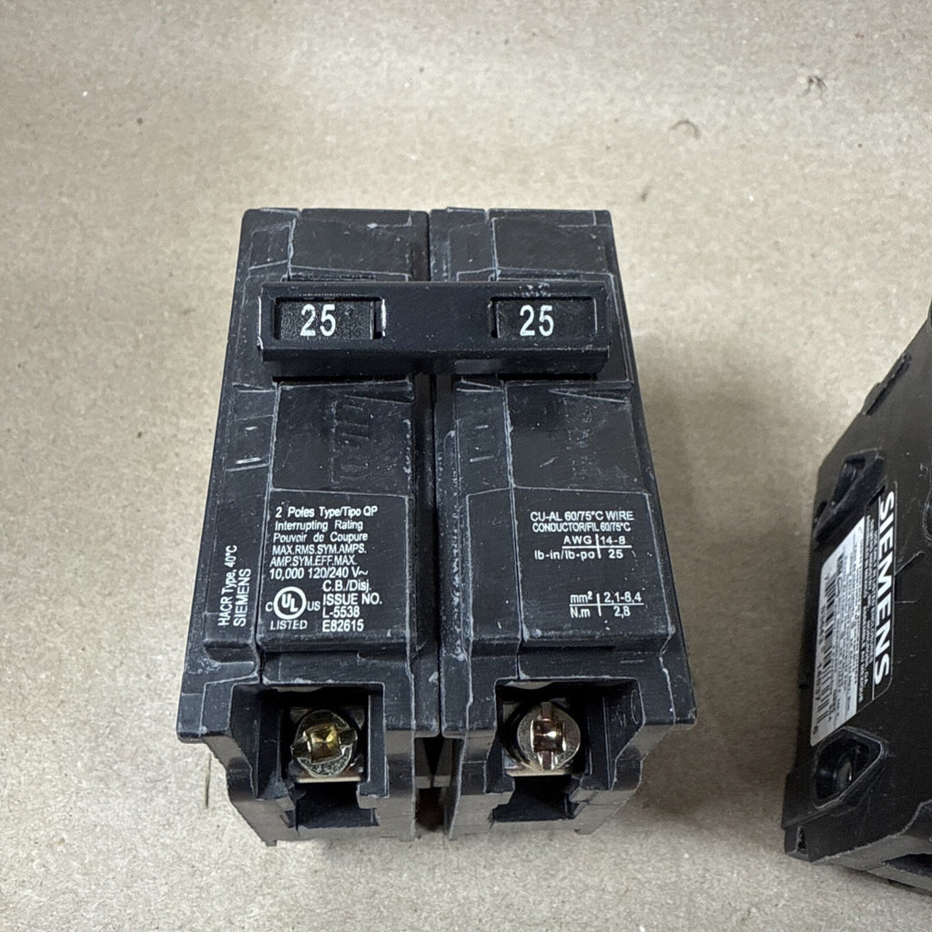 Two (2 Siemens) Q225 25 Amp Double Pole Trip Plug On Circuit Breaker 120 240 V