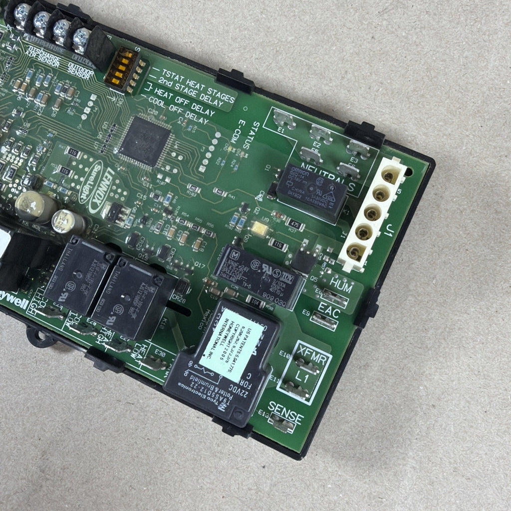 LENNOX 100869-02 Furnace Control Circuit Board Honeywell S9220E1000 SureLight