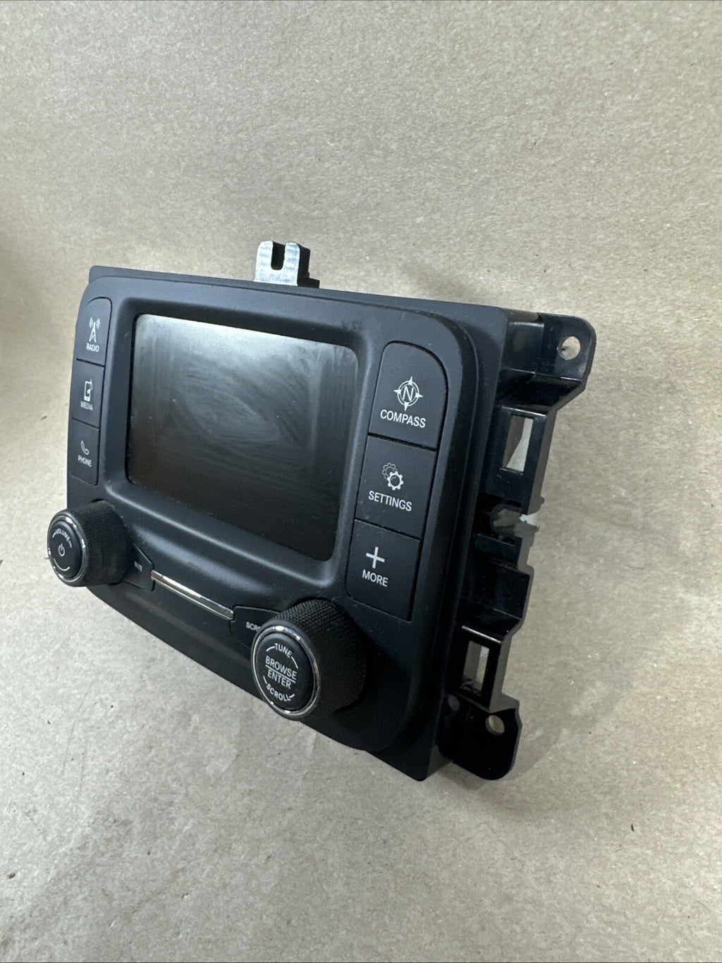 TESTED!!  17 18 Chystler Jeep Compass AM FM Display P68292817AJ. ANATEL