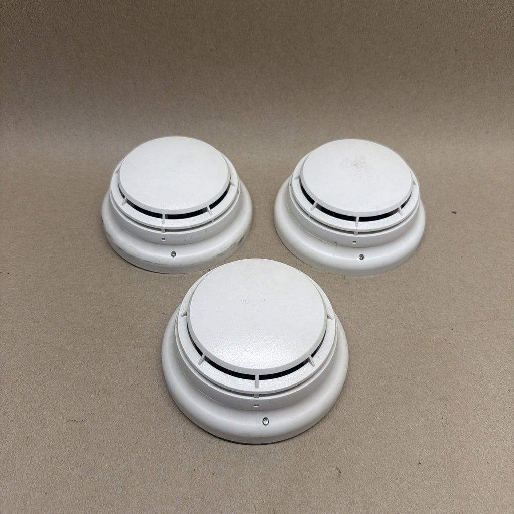 Lot Of 3- Simplex TrueAlarm Smoke Detector 4098-9714 With Base 4098-9792