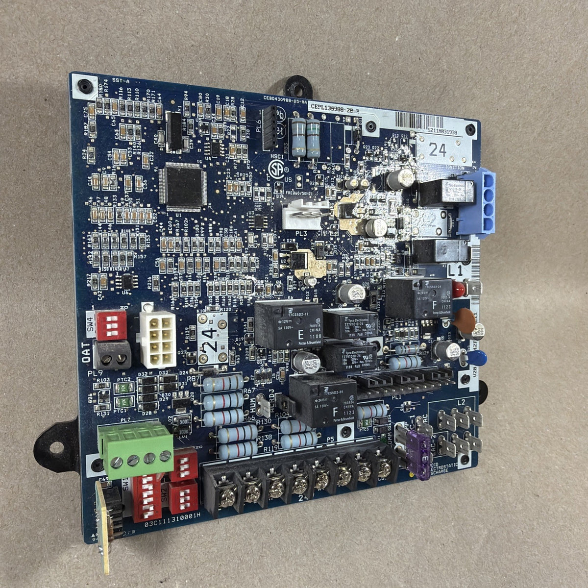 CEBD430988-05-RA HK42FZ044 CEPL130988-20-B OEM control board Carrier Furnace B26
