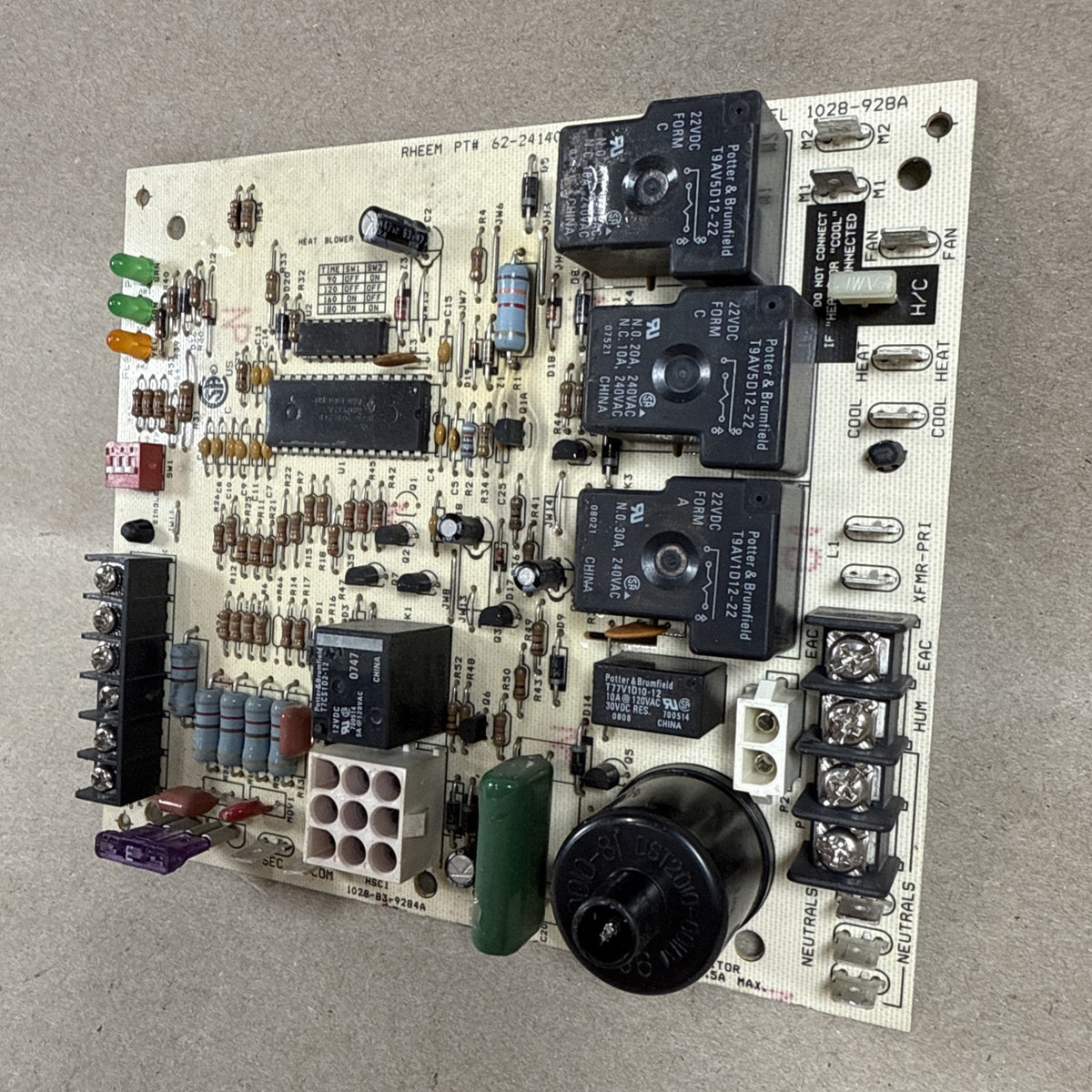 1028-83-9284A    1028-928A.  62-24140-04 Rheem furnace OEM control Board (L11)